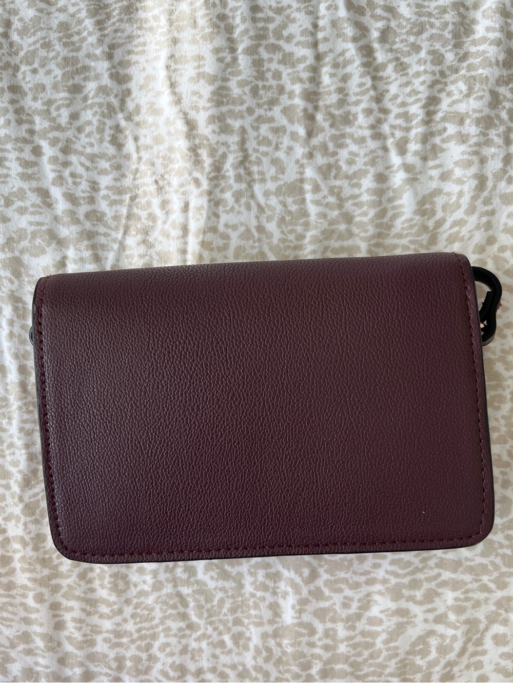 H & M Women’s Crossbody  Bag in Plum NWOT - Picture 3 of 3